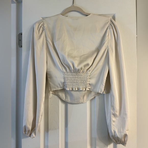 Guess Cream Puff Sleeve Blouse - Picture 3 of 4